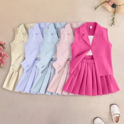 Ensemble gilet et jupe plissée